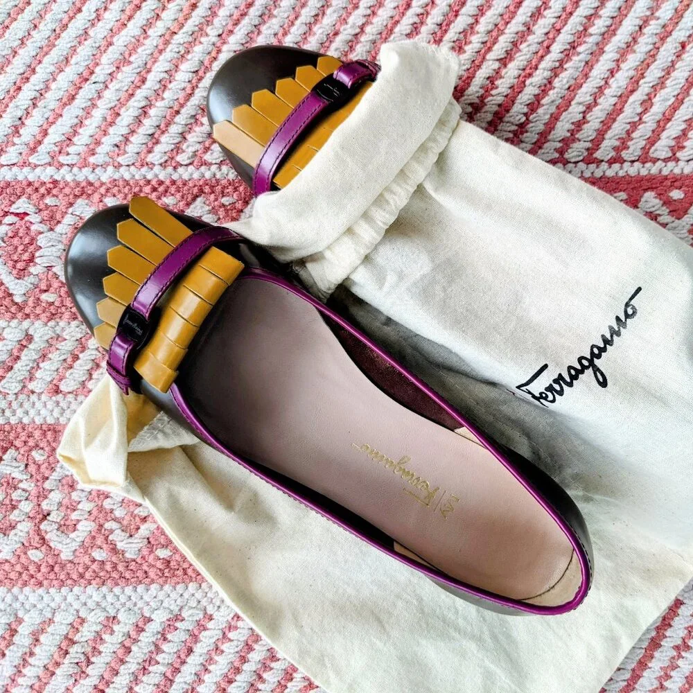 FERRAGAMO fringe flats - Picture 1 of 8